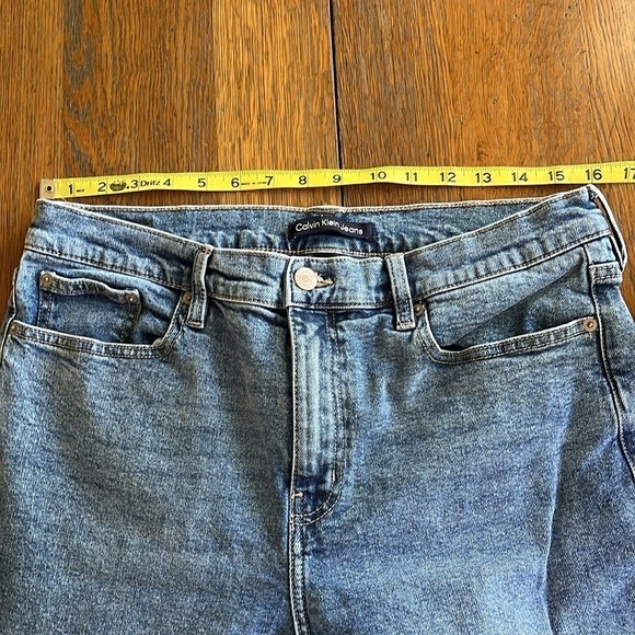 Vintage Calvin Klein Jeans Classic Five Pocket Size 12 Lighter Wash High Rise - Picture 11 of 16